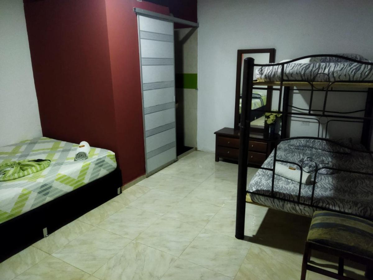 Hostal Sarita Villavieja Exteriör bild